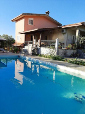 Отель   One bedroom villa with shared pool and enclosed garden at Augusta 8 km away from the beach, Аугуста